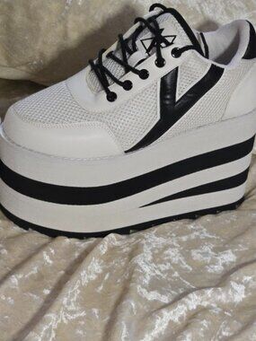 YRU White Black Platform Sneakers Women’s Size 6 Chunky Y2K Rave Shoes